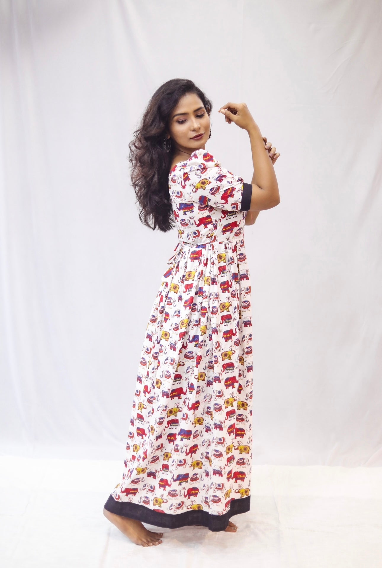 Trunk threads dress