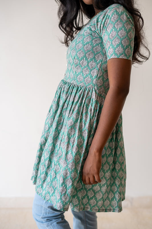 Cyan short top