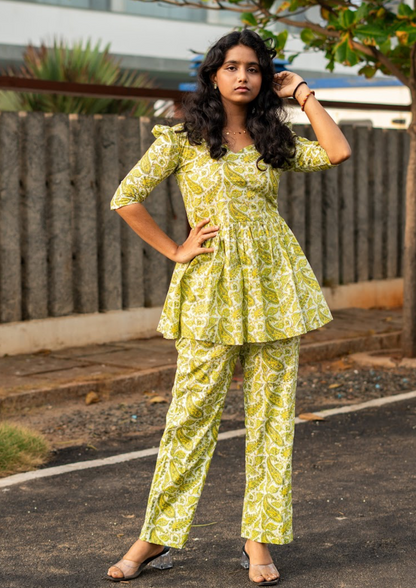 Green paisley motif co-ords